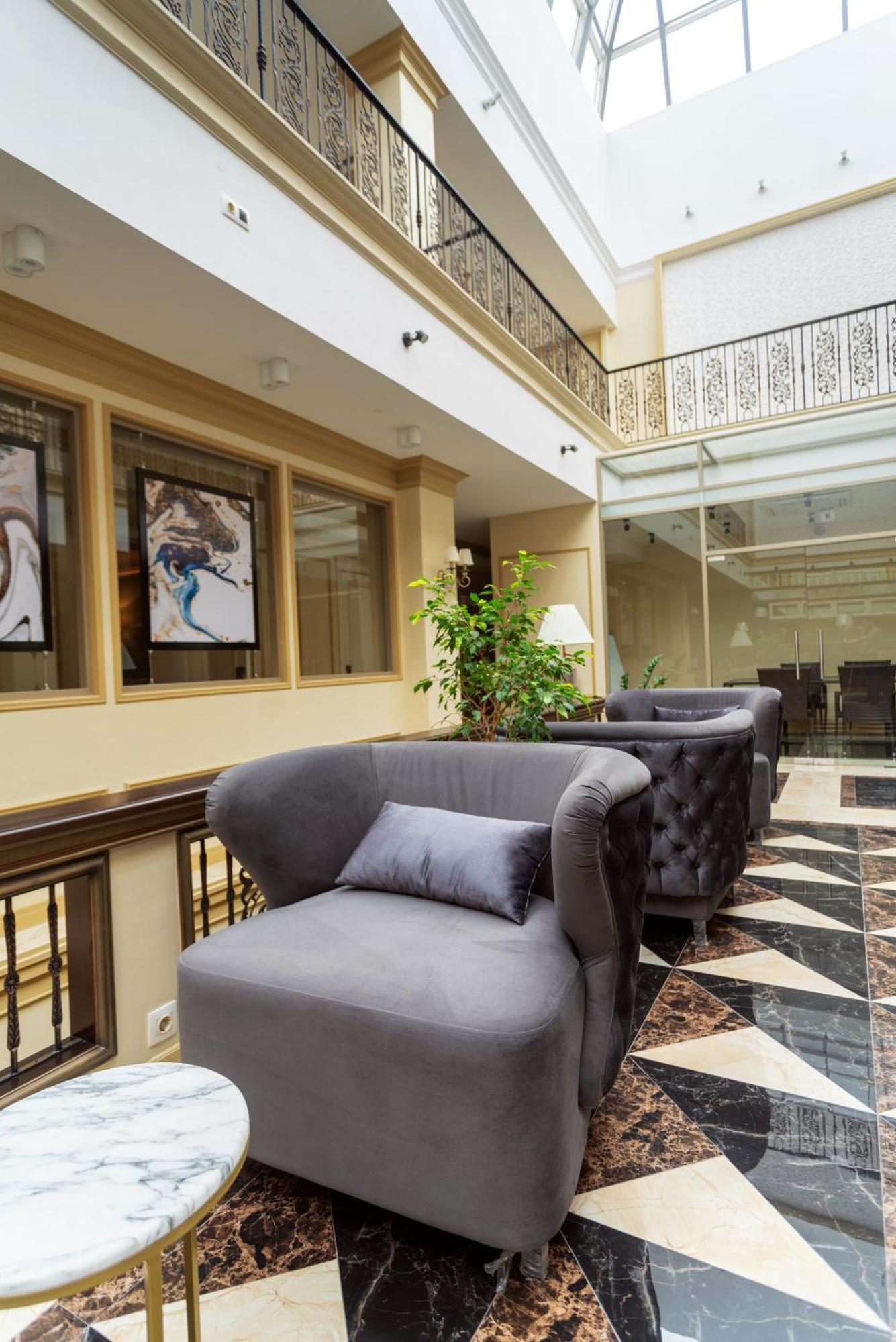 Royal Bv Hotel Ust-Kamenogorsk Ngoại thất bức ảnh