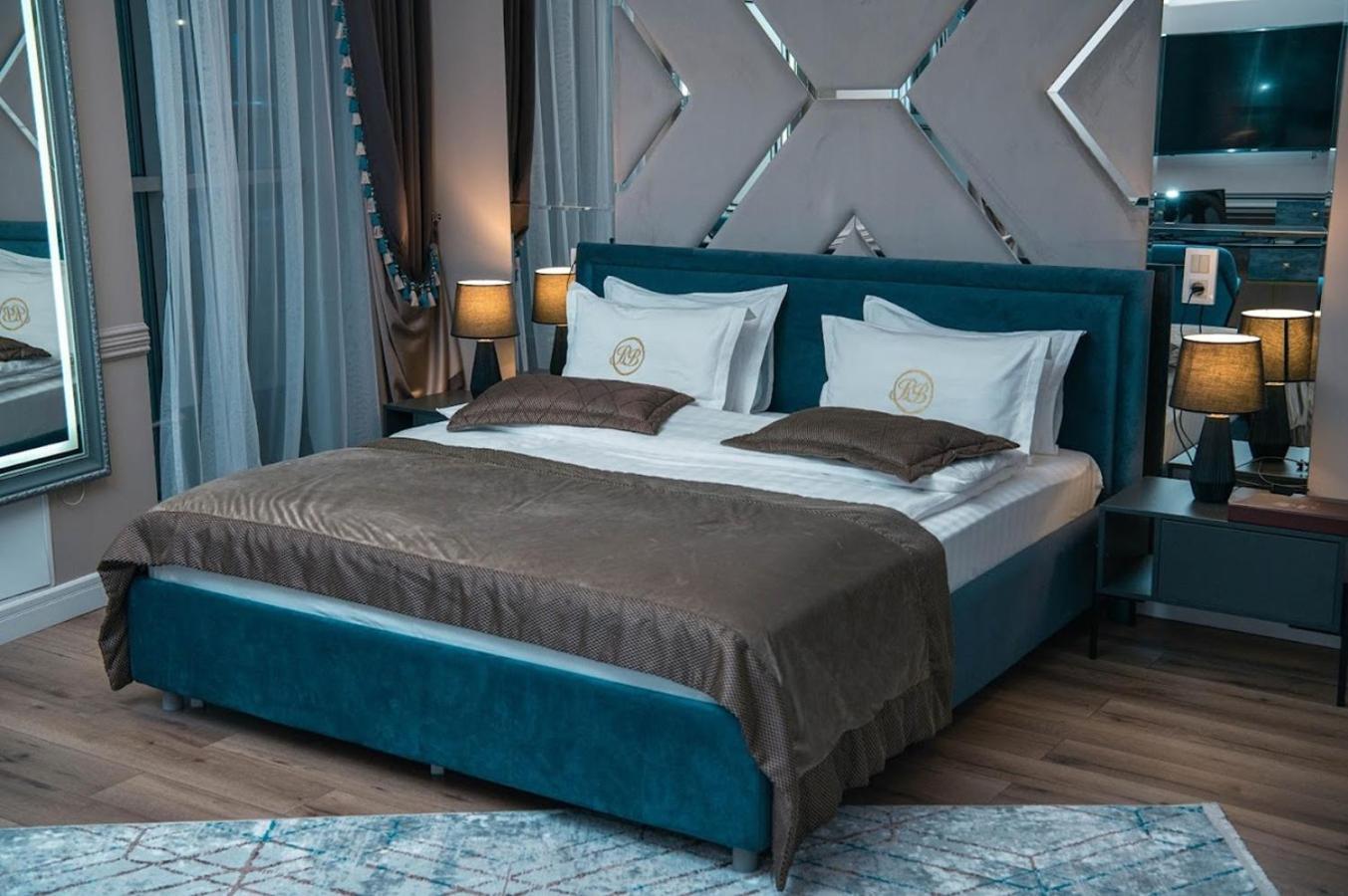 Royal Bv Hotel Ust-Kamenogorsk Phòng bức ảnh