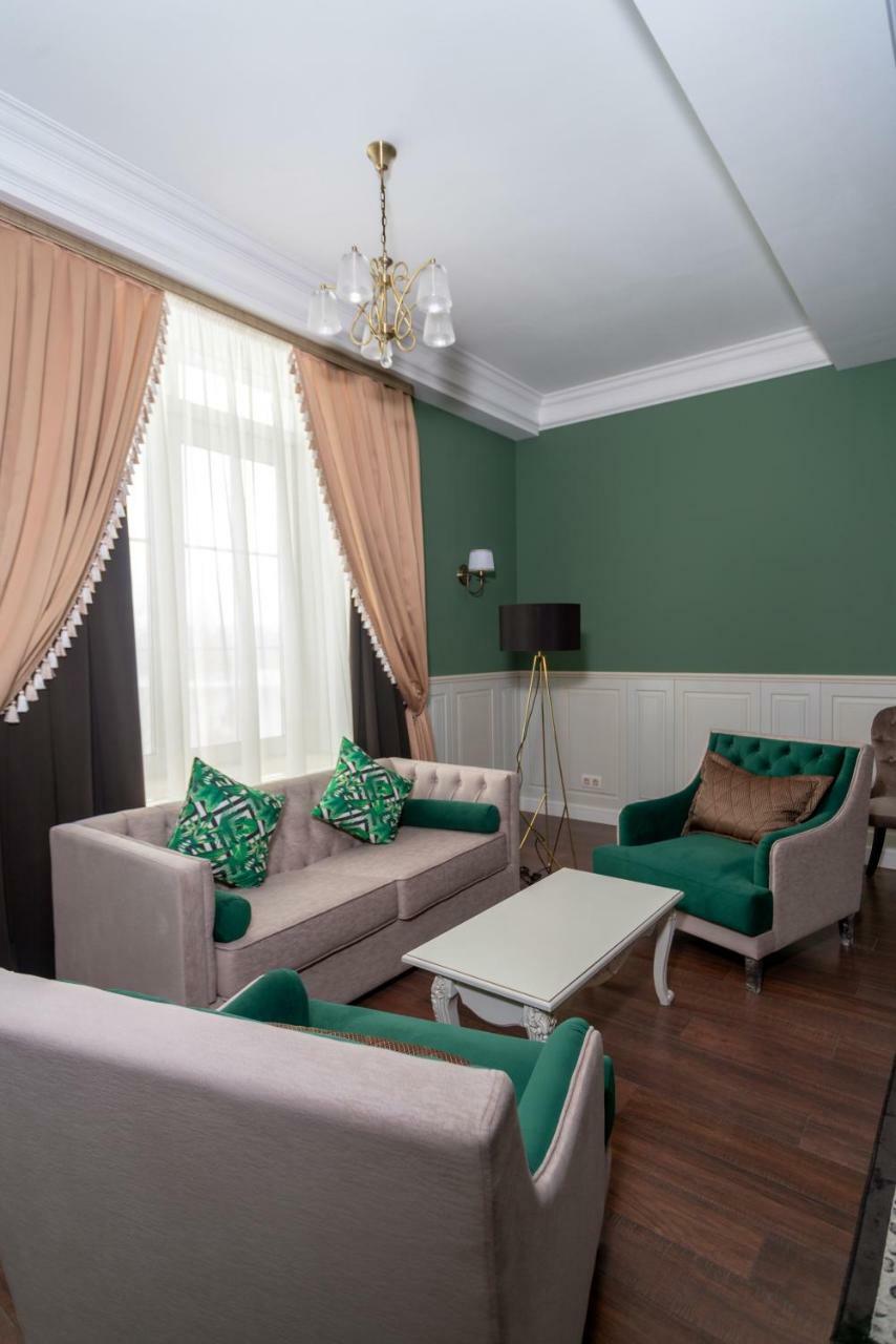 Royal Bv Hotel Ust-Kamenogorsk Ngoại thất bức ảnh