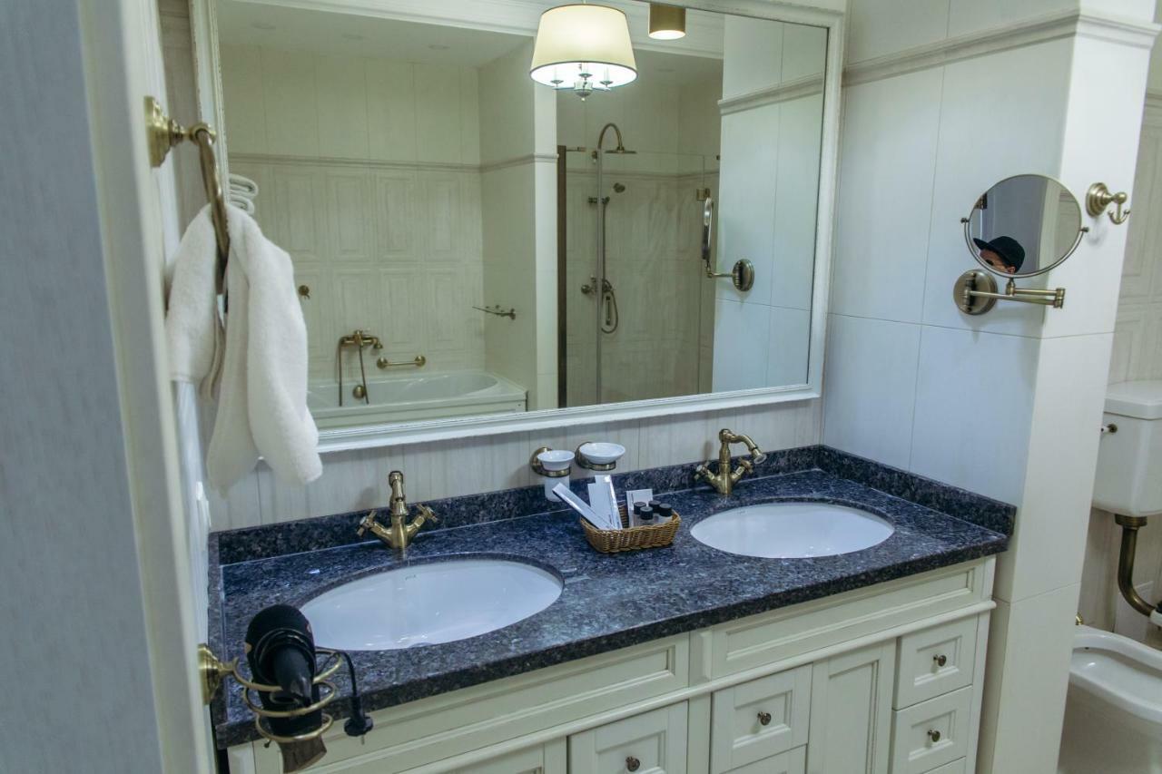Royal Bv Hotel Ust-Kamenogorsk Ngoại thất bức ảnh